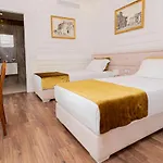 Eler Szálloda Tirana